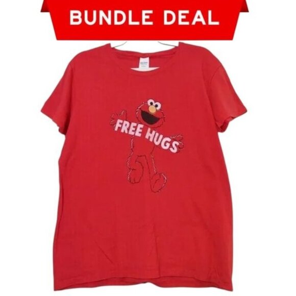 🌺 Bundle Only 🌺  Elmo Sesame Street Free Hugs T-shirt - XL - Picture 1 of 5